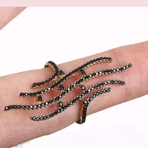 Black Onyx & gold music bar ring